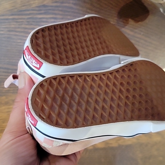 Checker vans 8 toddler slip on - Picture 2 of 3